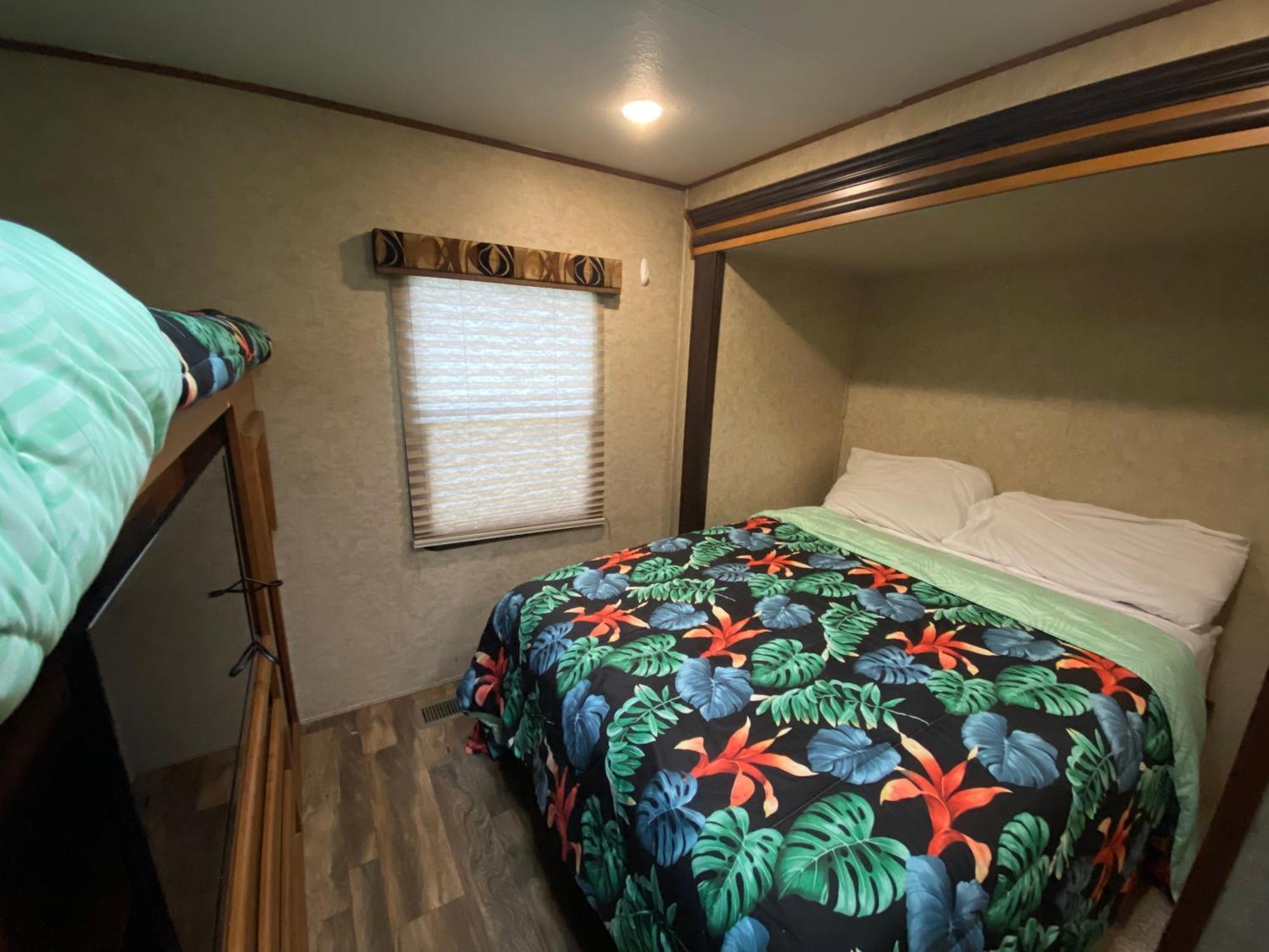 Blue Dolphin Inn And Cottages Grand Isle Exteriér fotografie