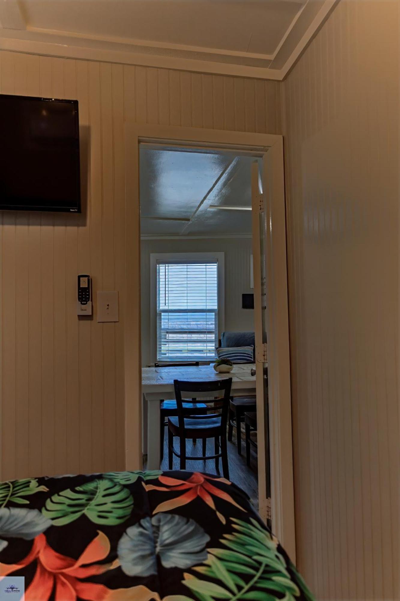 Blue Dolphin Inn And Cottages Grand Isle Exteriér fotografie
