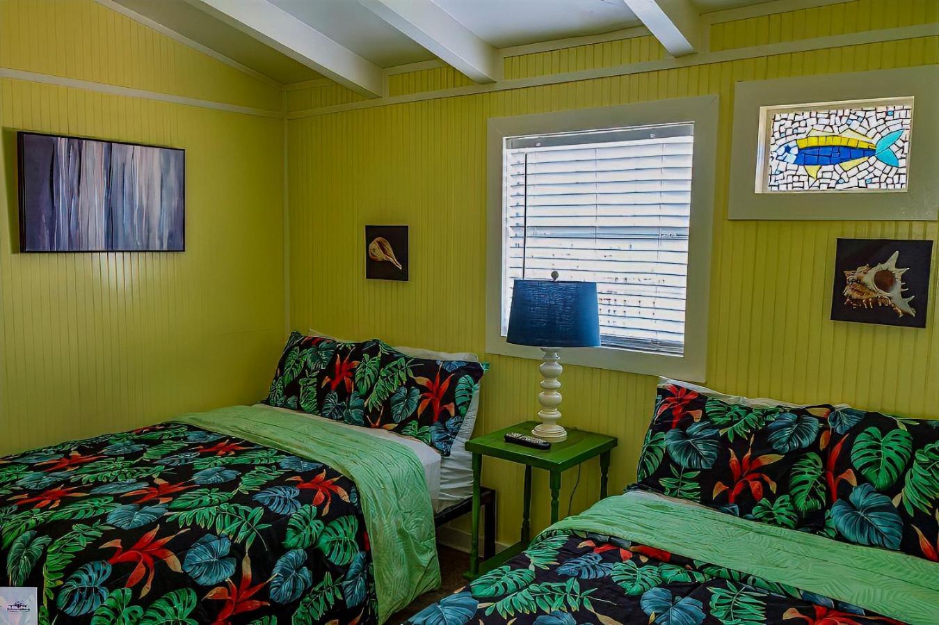 Blue Dolphin Inn And Cottages Grand Isle Exteriér fotografie