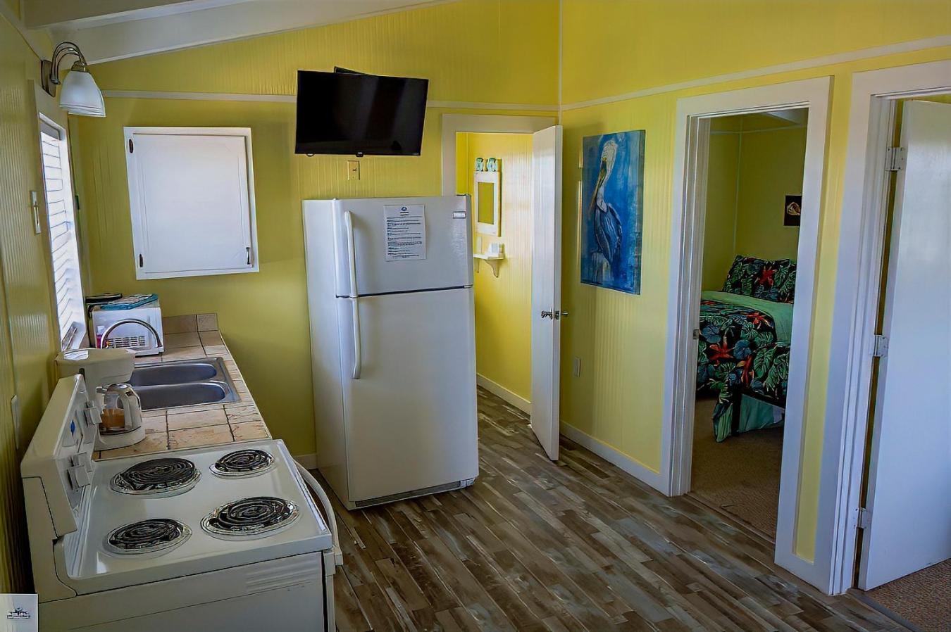Blue Dolphin Inn And Cottages Grand Isle Exteriér fotografie