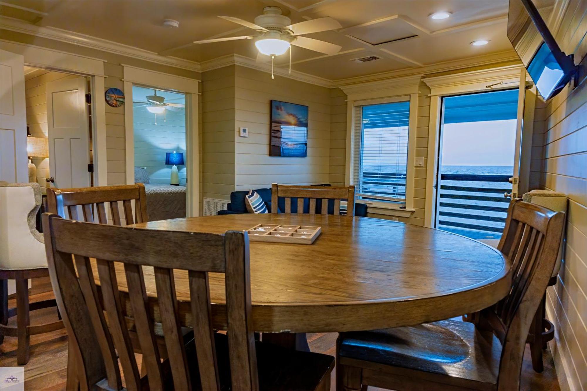 Blue Dolphin Inn And Cottages Grand Isle Exteriér fotografie