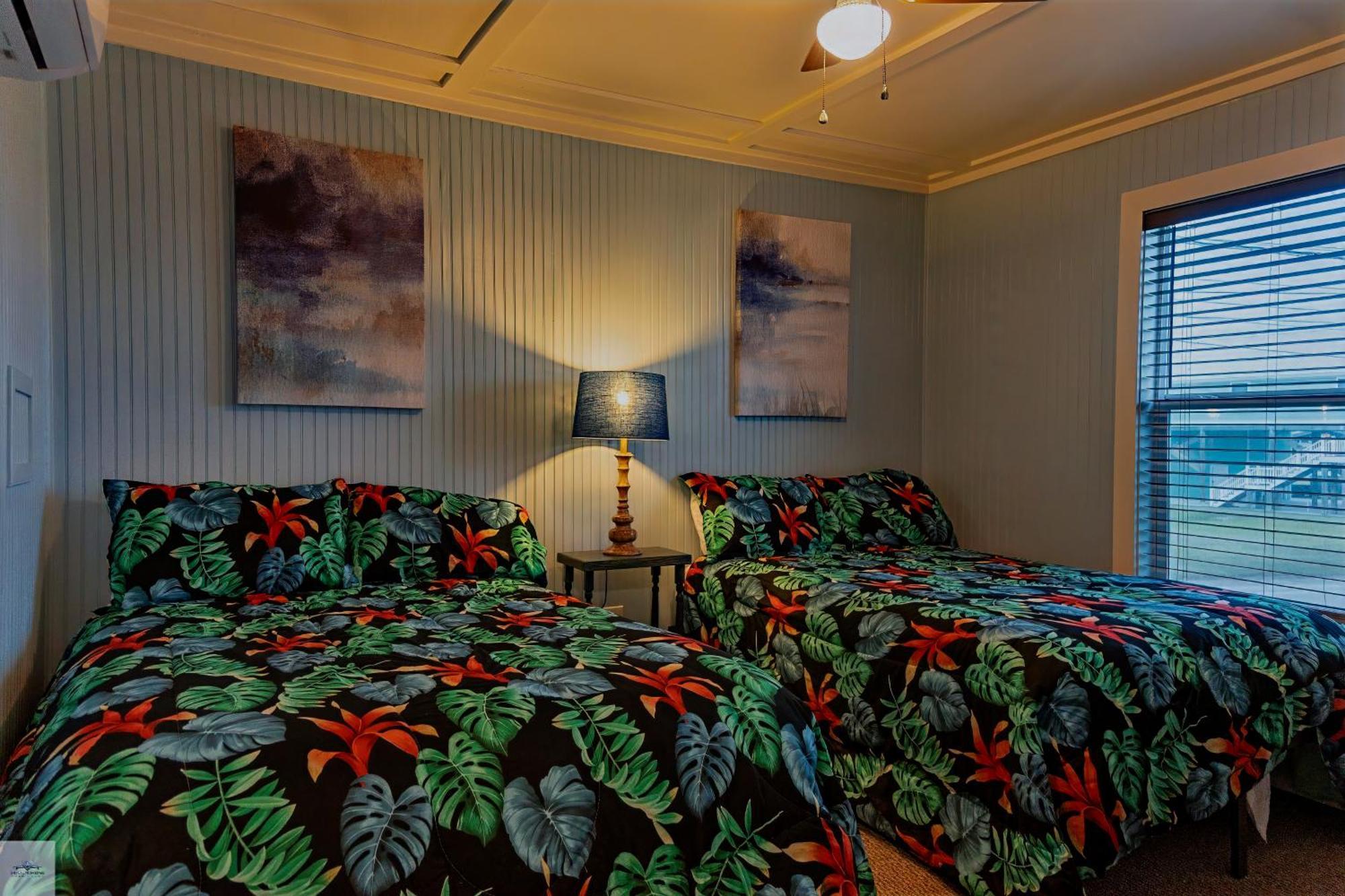 Blue Dolphin Inn And Cottages Grand Isle Exteriér fotografie