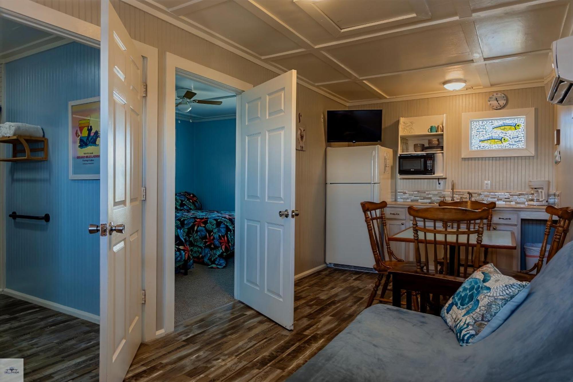 Blue Dolphin Inn And Cottages Grand Isle Exteriér fotografie