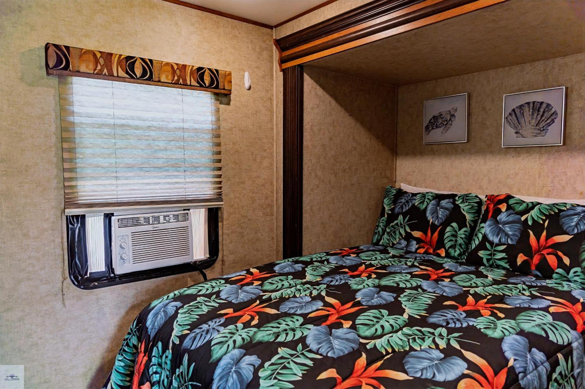 Blue Dolphin Inn And Cottages Grand Isle Exteriér fotografie