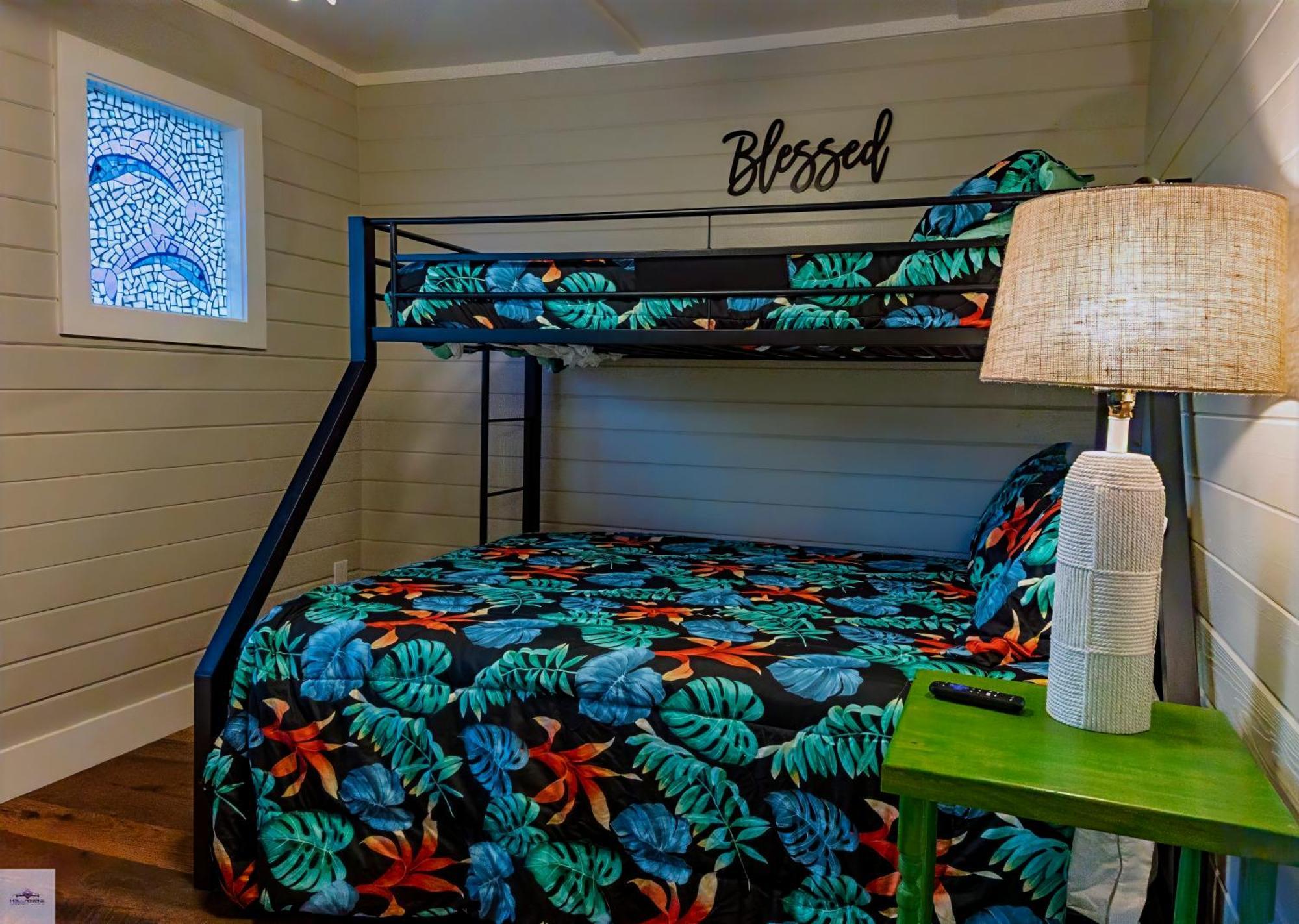 Blue Dolphin Inn And Cottages Grand Isle Exteriér fotografie