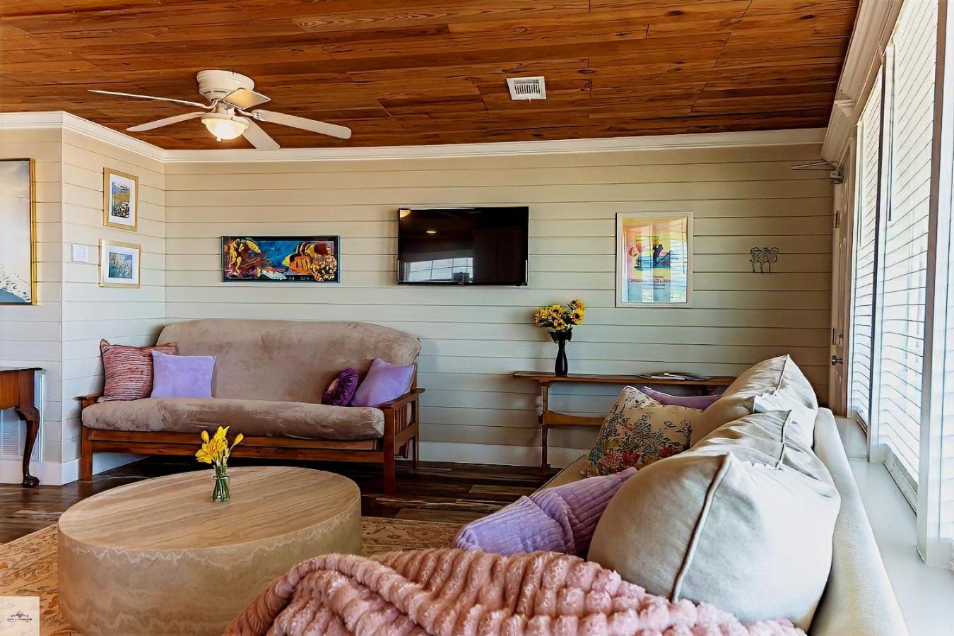 Blue Dolphin Inn And Cottages Grand Isle Exteriér fotografie