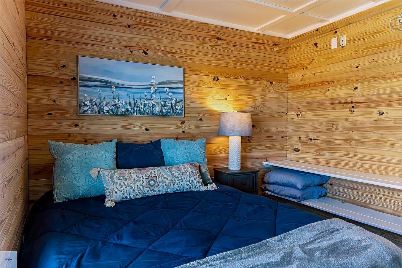 Blue Dolphin Inn And Cottages Grand Isle Exteriér fotografie